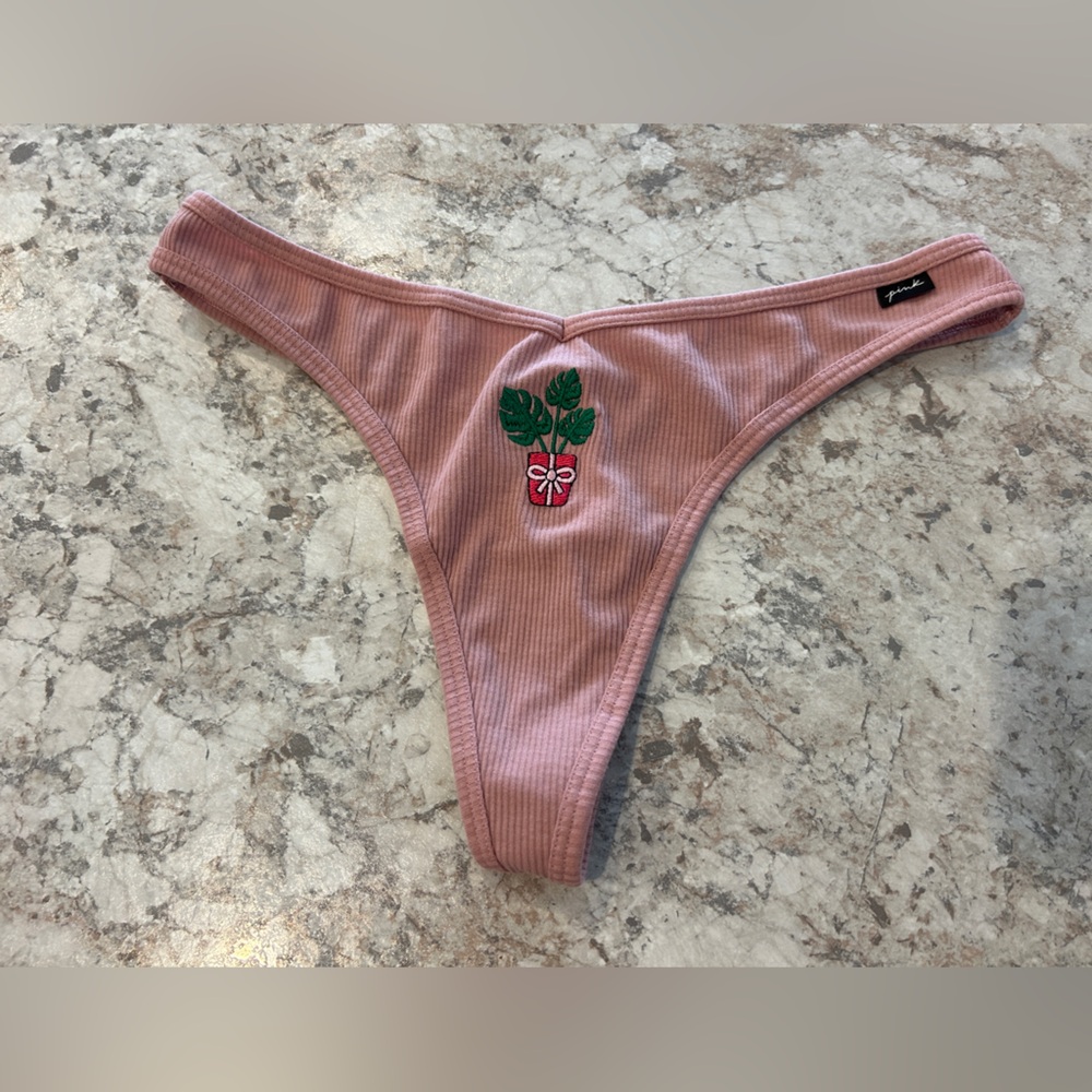 VS PINK Christmas holiday panty Thong LARGE  NWT
